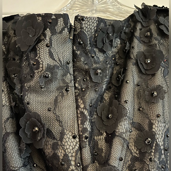 Mac Duggal/NWT Floral Applique Boat Neck Short Sleeve Gown, Black 67711 - Picture 8 of 14